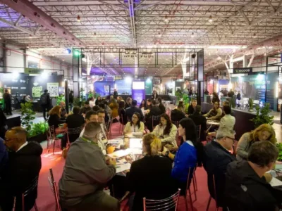 Rodada de negócios une empreendedores e influenciadores em feira do varejo