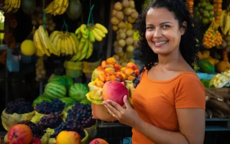 Feirantes unem carisma e tecnologia para reinventar comércio