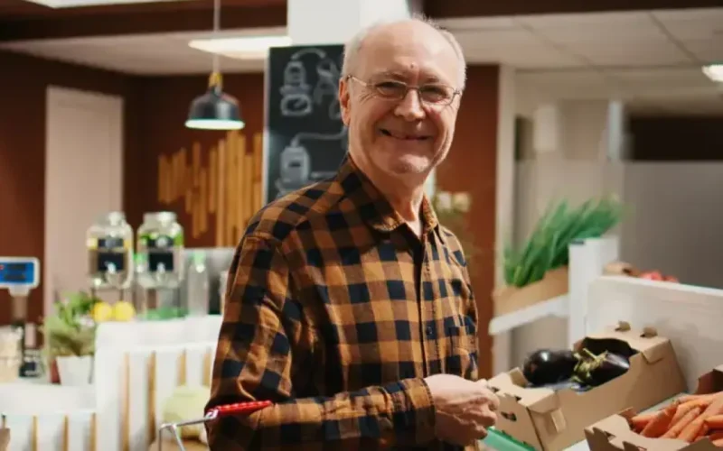 Formalização triplica renda de empreendedores 60+, aponta Sebrae