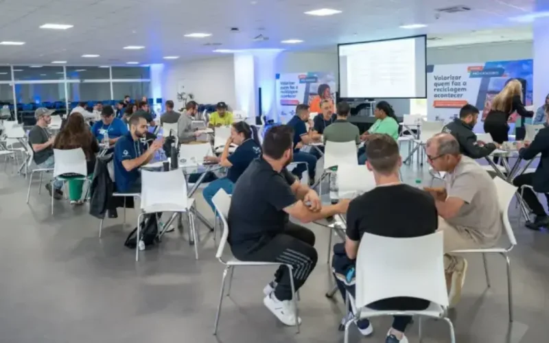 Cooperativas de catadores fecham negócios com 14 empresas em Curitiba