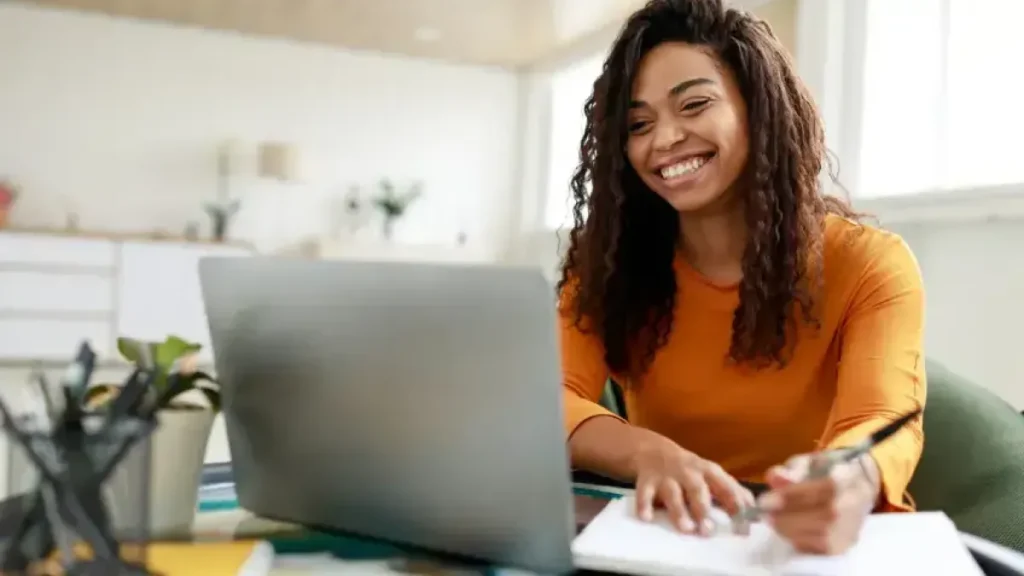 75% dos pequenos negócios usam computador no Brasil