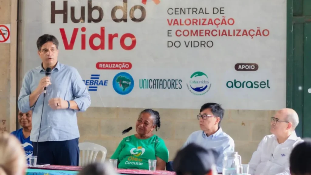 Hub de Vidro: reciclagem gera renda a catadores em BH